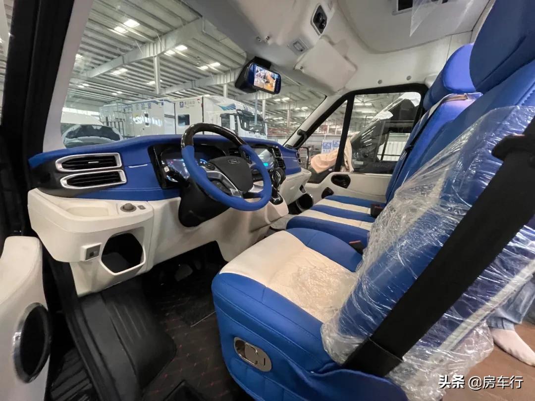 房车忽然电全没了,新能源洲际漫步者房车