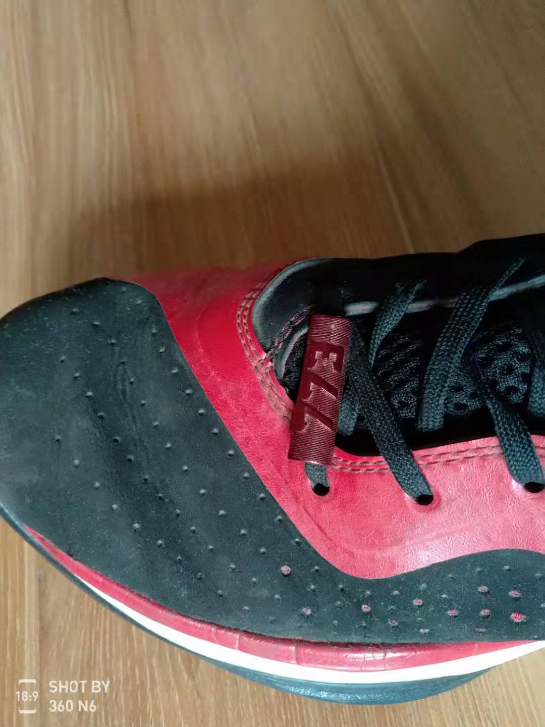 罗斯773篮球鞋真假对比,罗斯773和罗斯11哪个更好