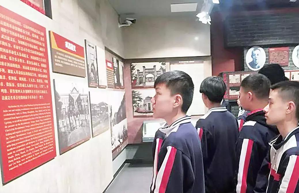 埋头实干促发展与时俱进求卓越许昌二中教育集团办人民满意的教育