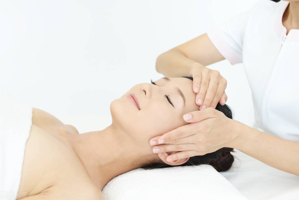 化妆品社群引流裂变推广方案,化妆品拓客引流最新方案