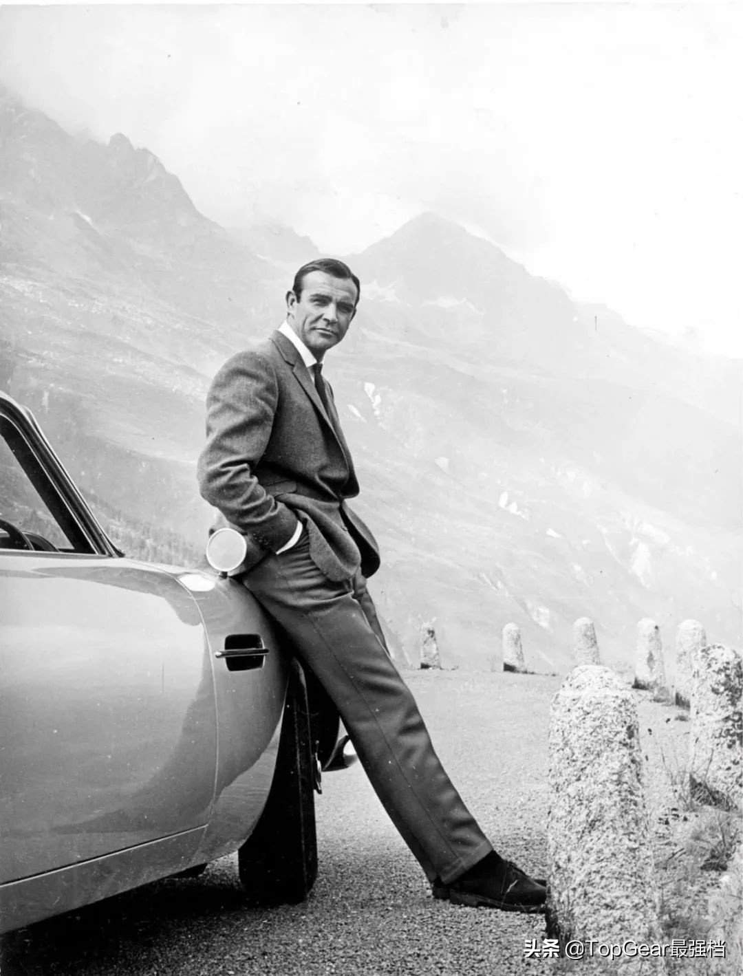 007座驾阿斯顿马丁电影片段,007座驾路特斯