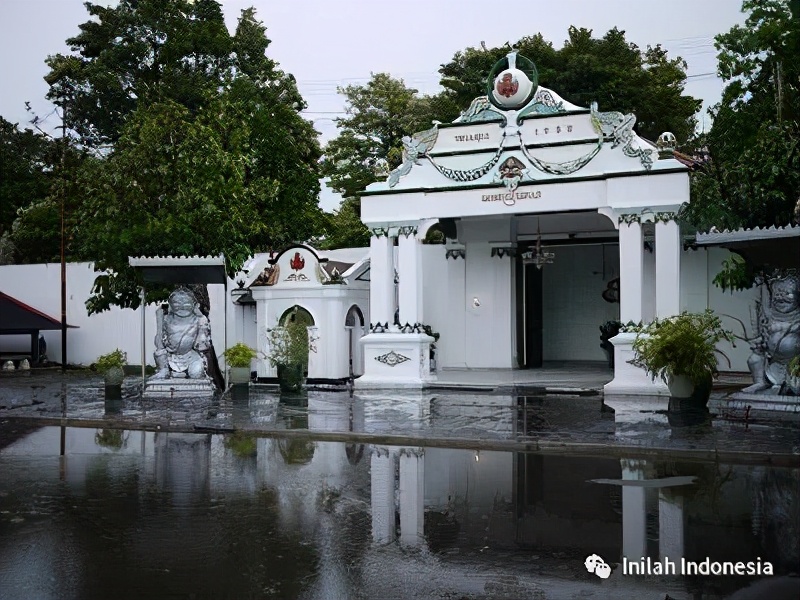 荷兰是怎么统治印度尼西亚的,荷兰与印度尼西亚