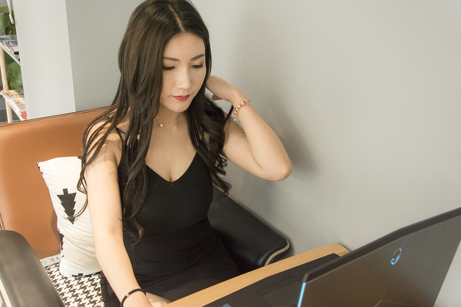 万元笔记本真的强？外星人15R4是否值得你充值信仰