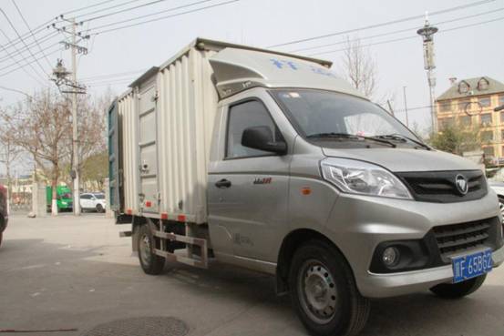 邢凡说:福田祥菱V1挺好用于超市配送很满意