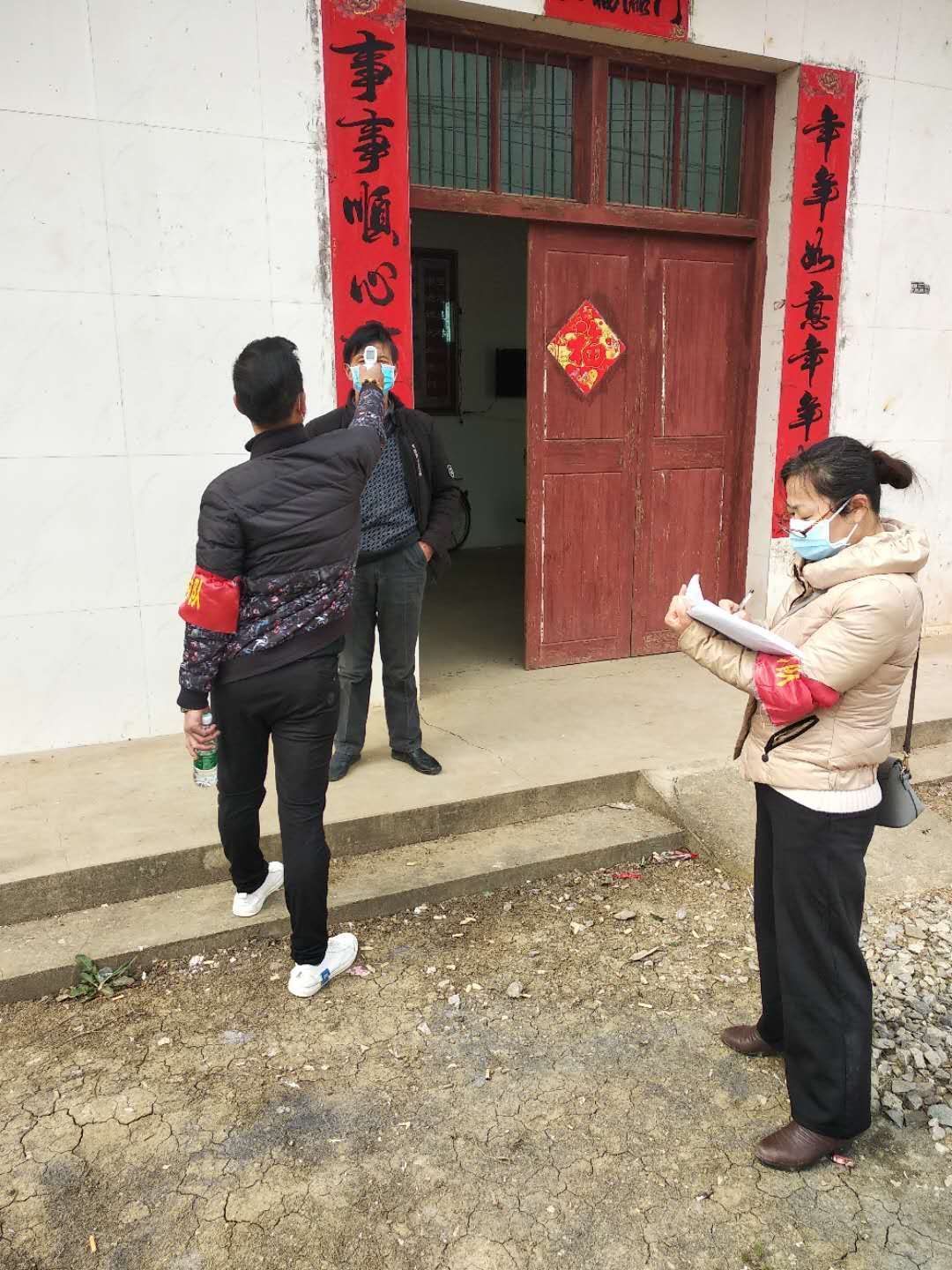 战疫一线巾帼英姿别样红,一线医务人员抗疫巾帼英雄谱