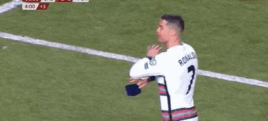 为什么我们都喜欢上一支球队,人会在年轻的时候喜欢一支球队