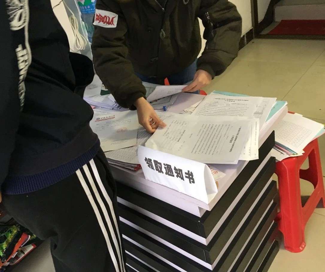 桂平今年考上清华奖励,桂平市各校考入浔高的人数