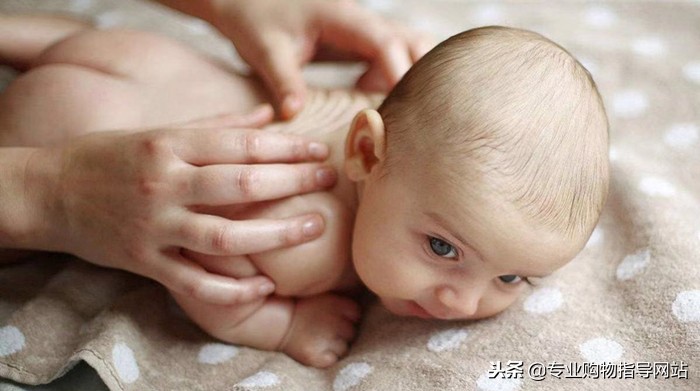 儿初宝婴儿抚触油保湿效果好不好,宝宝润肤油和抚触油的区别