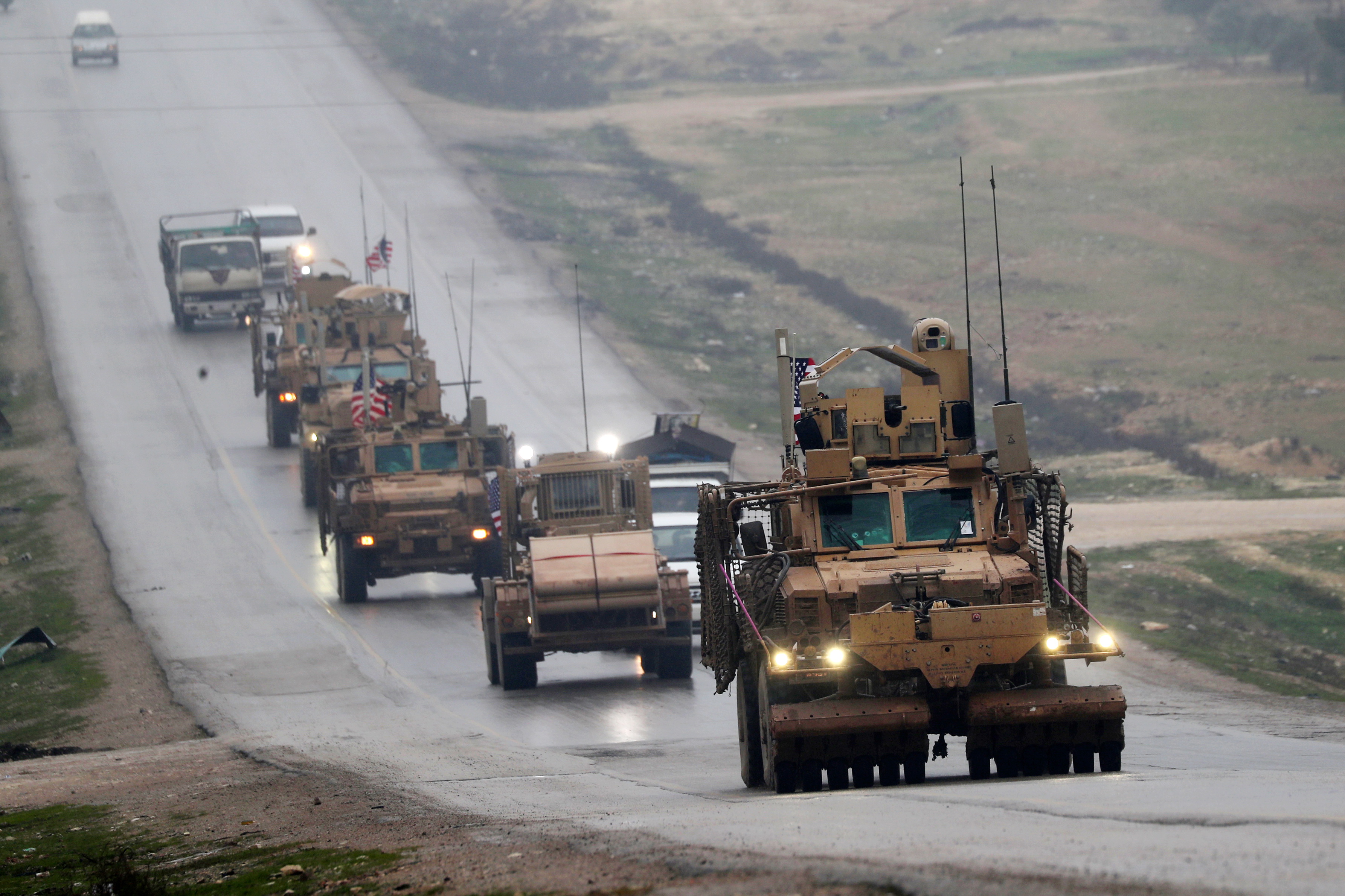 “伊斯兰国”龟缩面积不到十分之一个足球场，揣2亿美元死里逃生