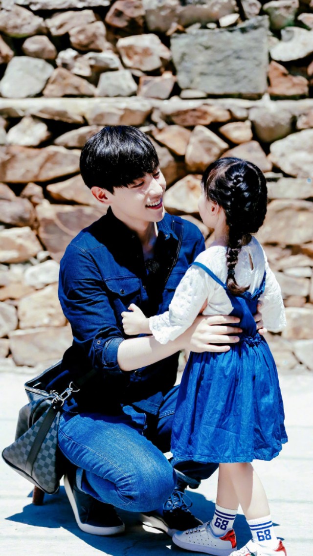 壁纸红色纯红,朱砂红纯色壁纸