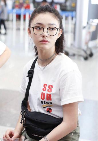 林允代言ck的视频,林允代言ck的衣服照片