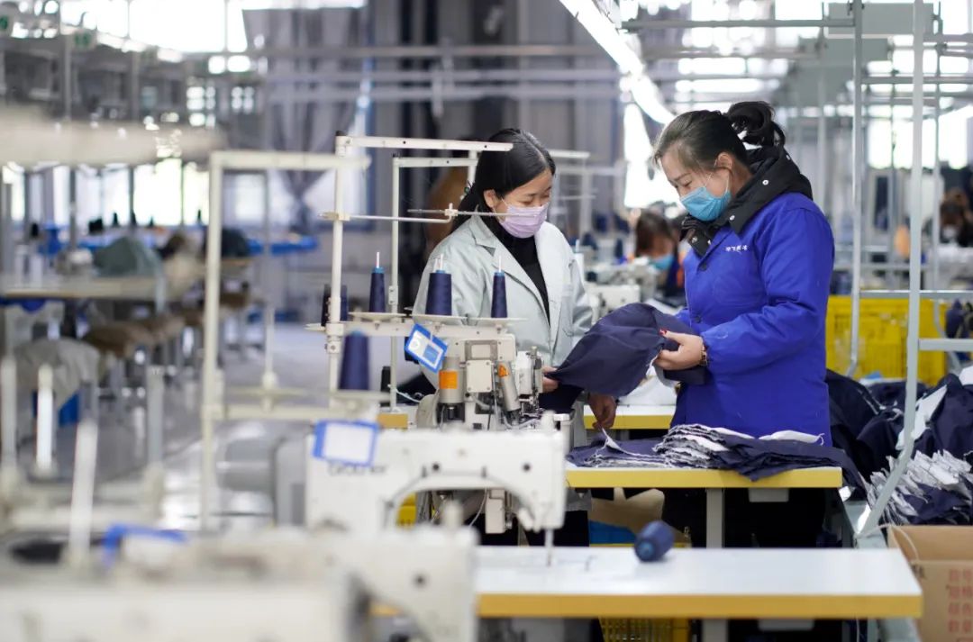 BizPal快报，做外贸的人已经哭了四个月了，出口转内销进退两难？