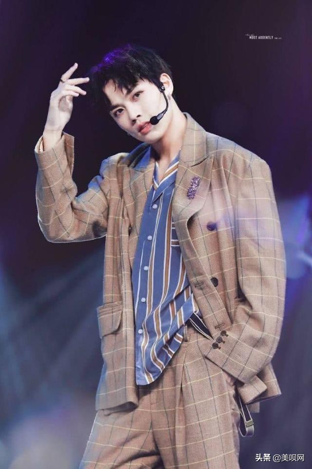 王源王俊凯杨紫肖战,微博之夜肖战杨紫王源