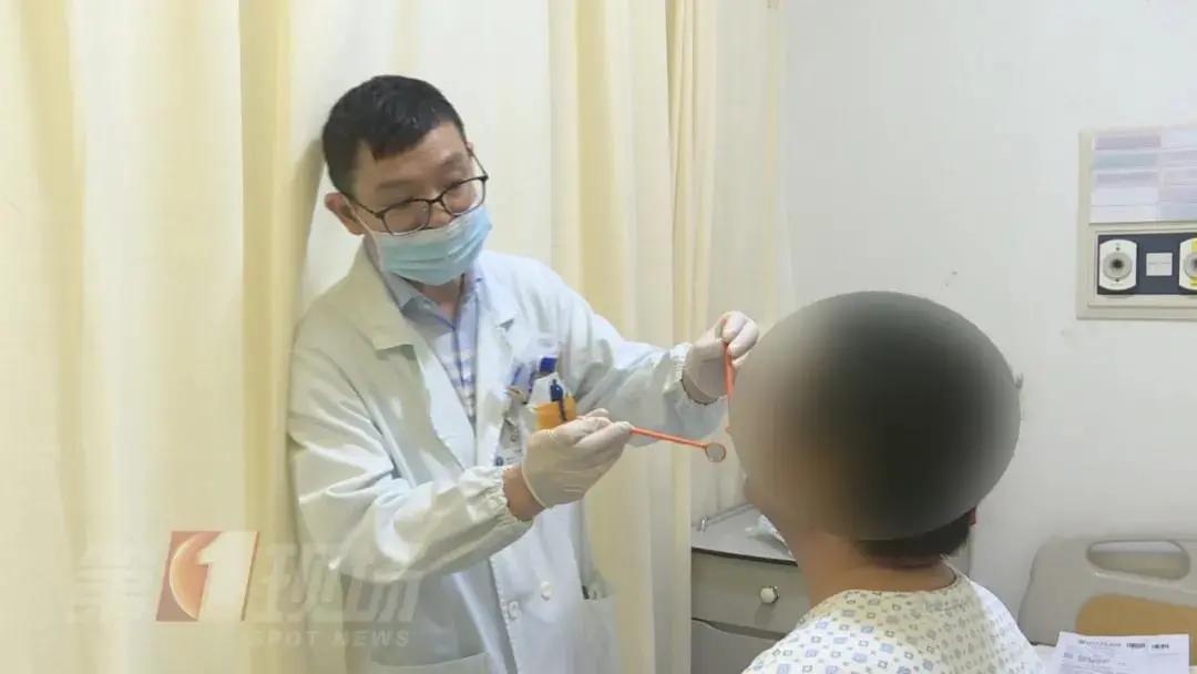 每天嚼5包槟榔连续吃10年,33岁小伙每天嚼两包槟榔嘴巴张开