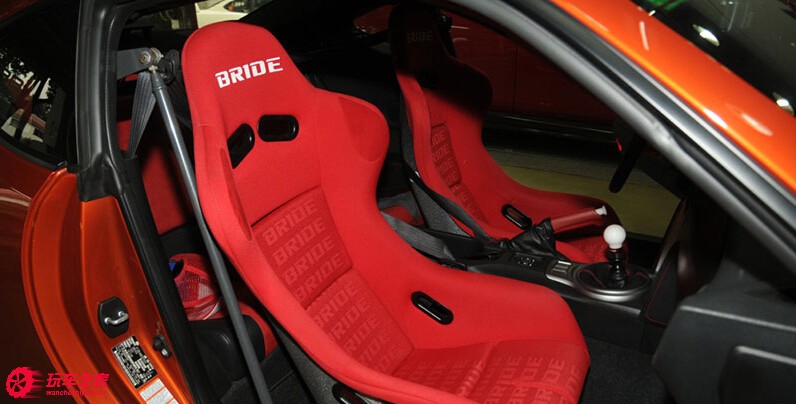 丰田86改装火箭兔,静静的看着他