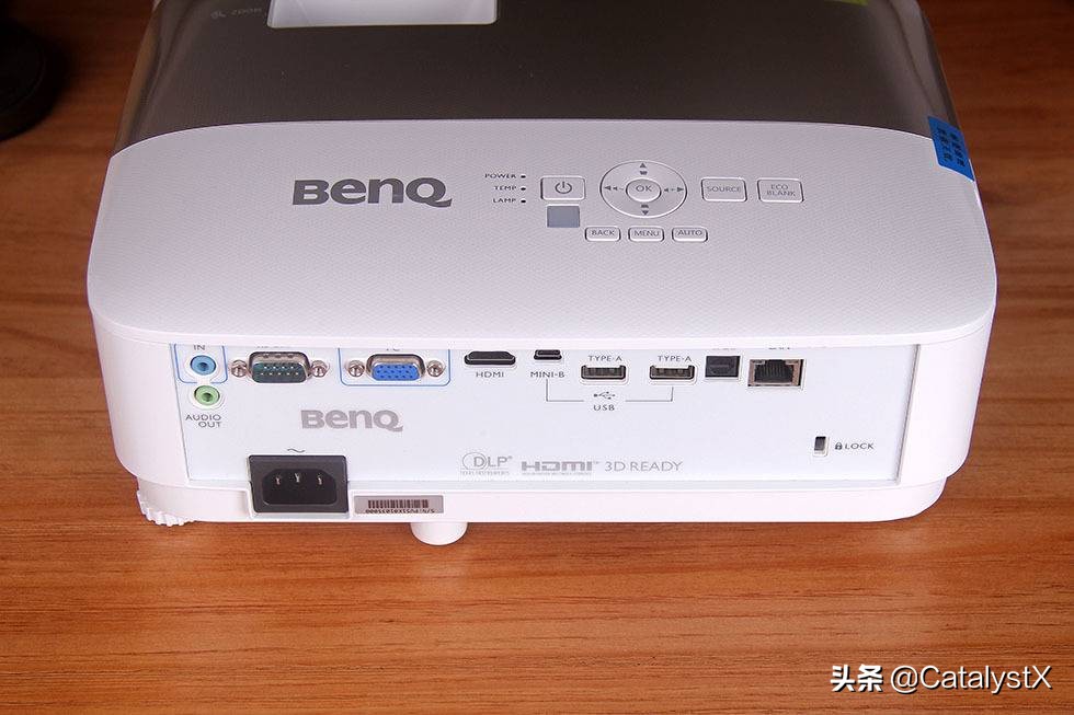 明基i707投影仪配什么幕布,明基i707投影仪如何全屏