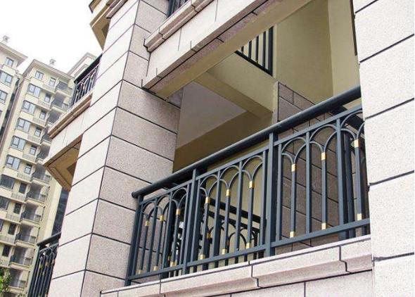 不锈钢铝合金护栏,阳台护栏用铝合金做好吗