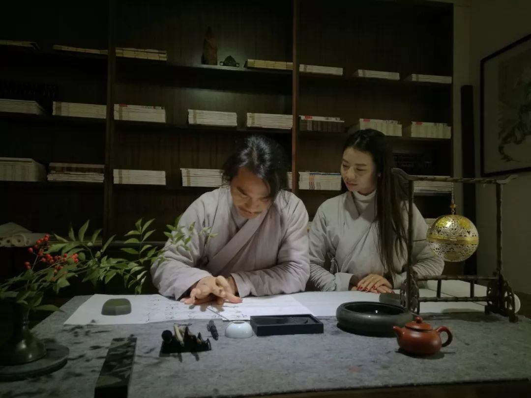 长安雅士古琴视频,长安雅士抚琴演奏