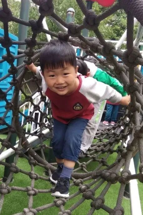 感恩有你共赴未来,感恩有你与爱同行