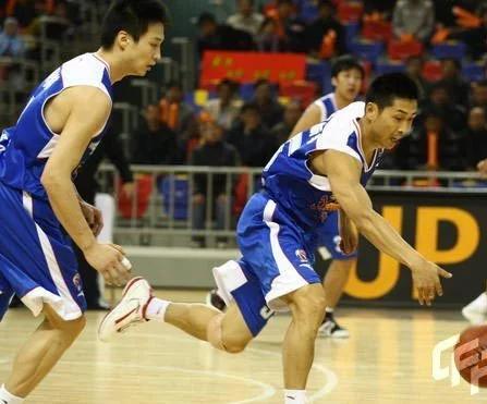 cba历史上打出60+三双的球员,cba历史上有哪些球员单场盖帽上双