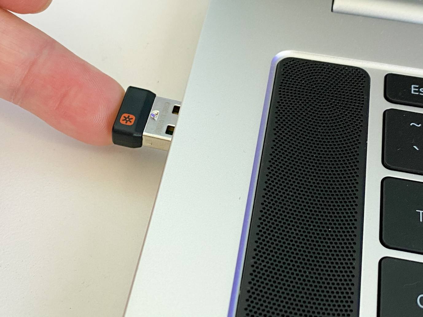 罗技语音鼠标好用吗,罗技m380鼠标如何使用