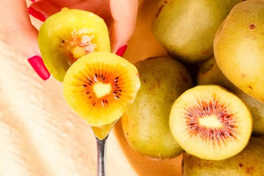 绿心、黄心、红心猕猴桃到底有啥区别?千万不要买错啦