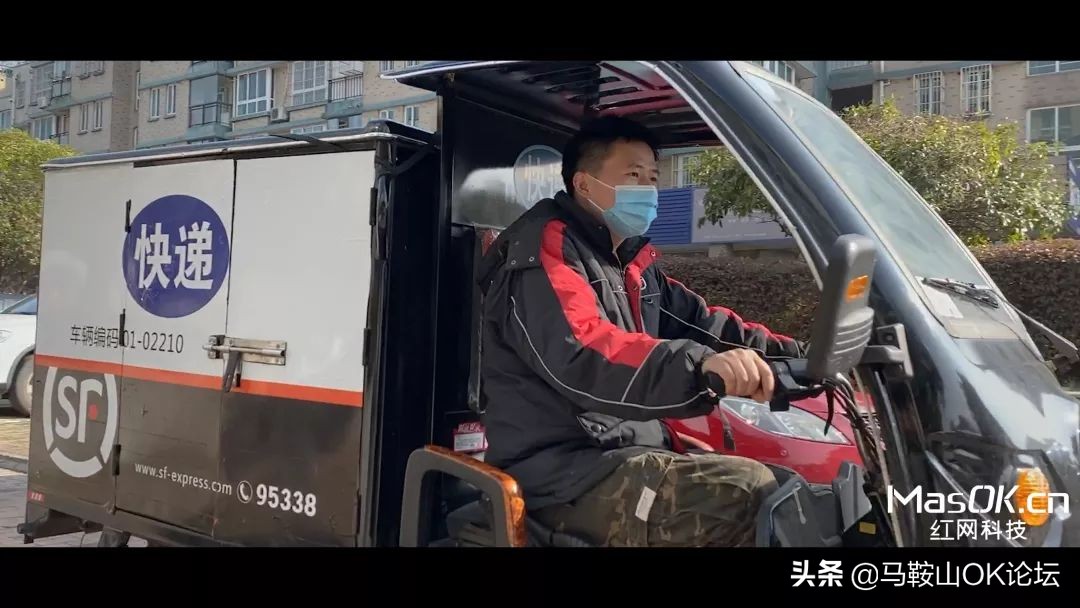 致敬白衣天使流泪视频,感人泪奔疫情现场