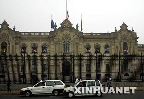 长相像外国人的汉族人,长相酷似中国人的印第安人