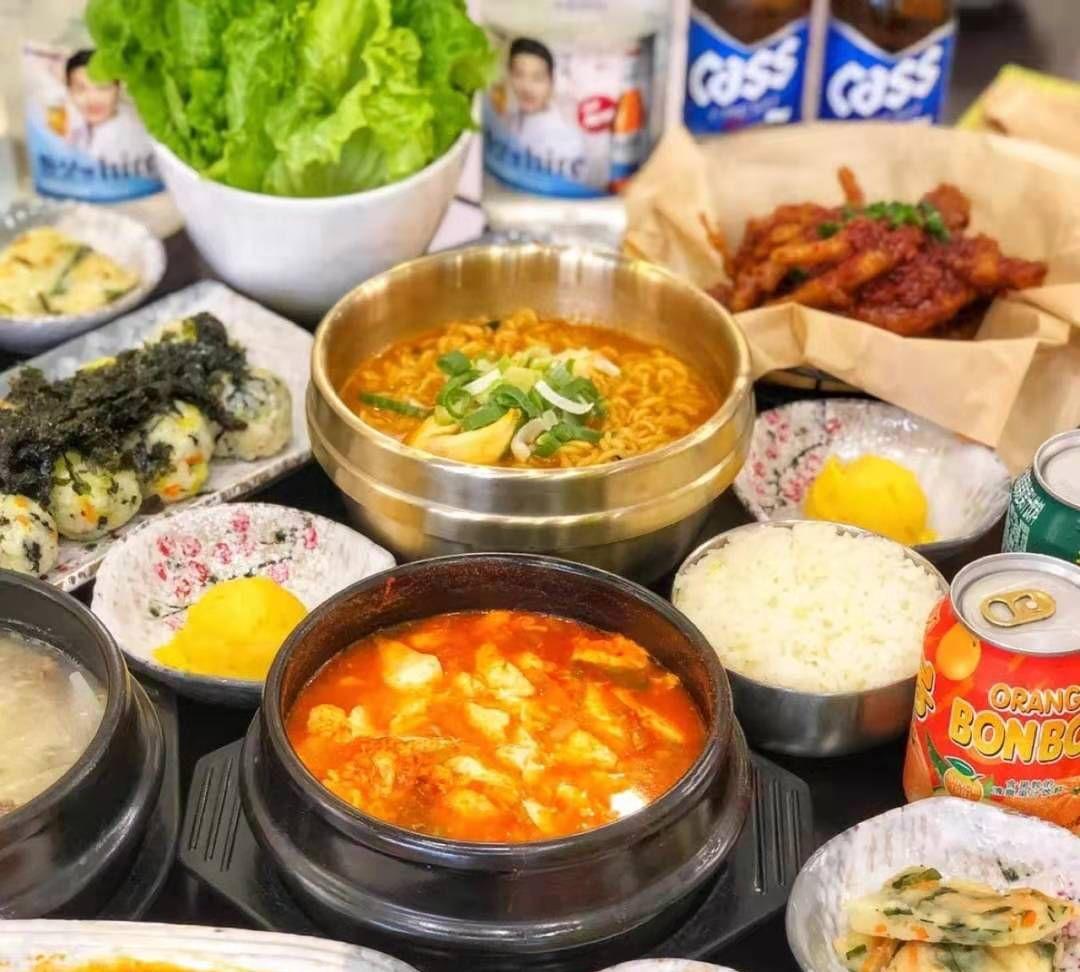 韩国明星来到中国安检,出境安检员