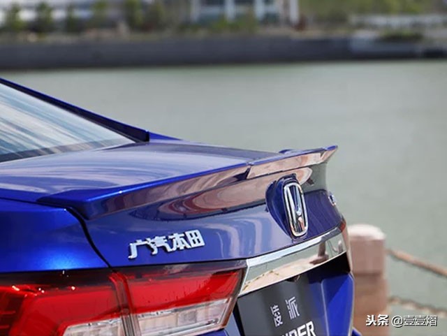 雅阁凌派和思域哪个比较好一点,雅阁对比凌派