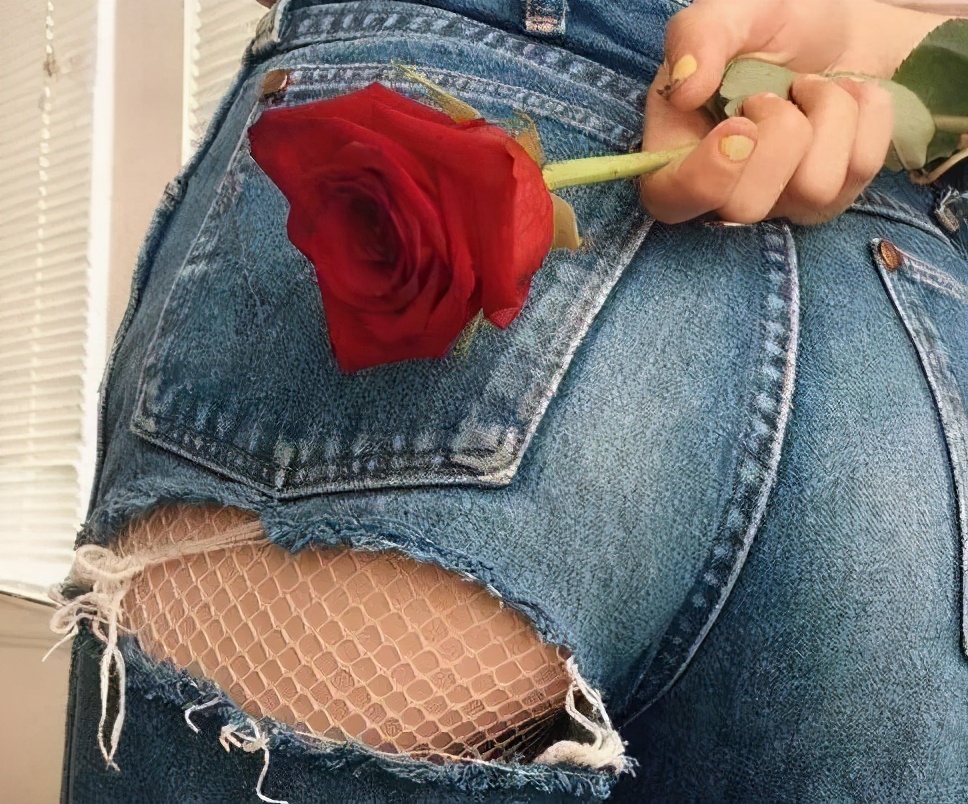 屁股蛋长了个硬包,屁股上长了一个硬硬不痛的包