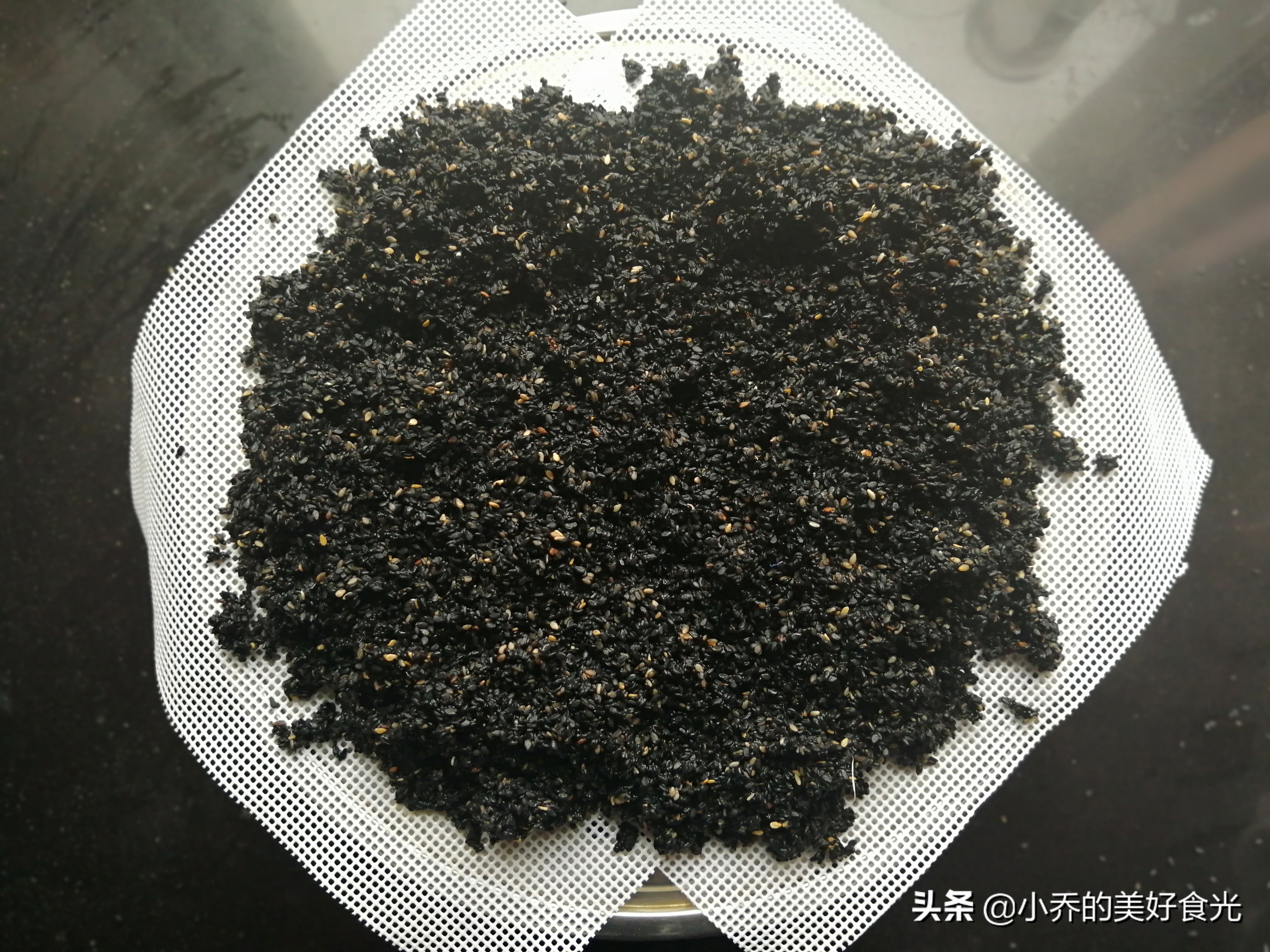 洗芝麻的方法去杂质,芝麻里的泥沙怎么洗才干净