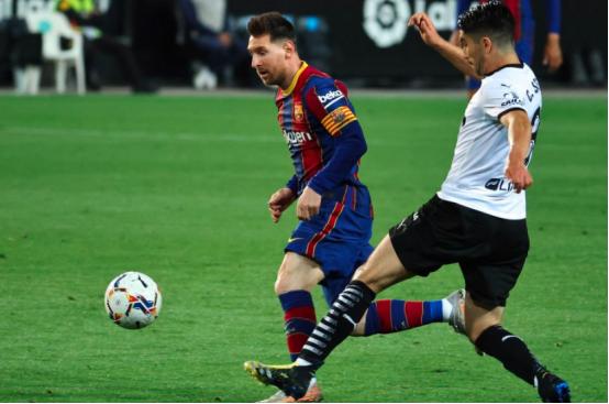 梅西拿冠军巴黎赚多少,梅西夺得的世界冠军瞬间