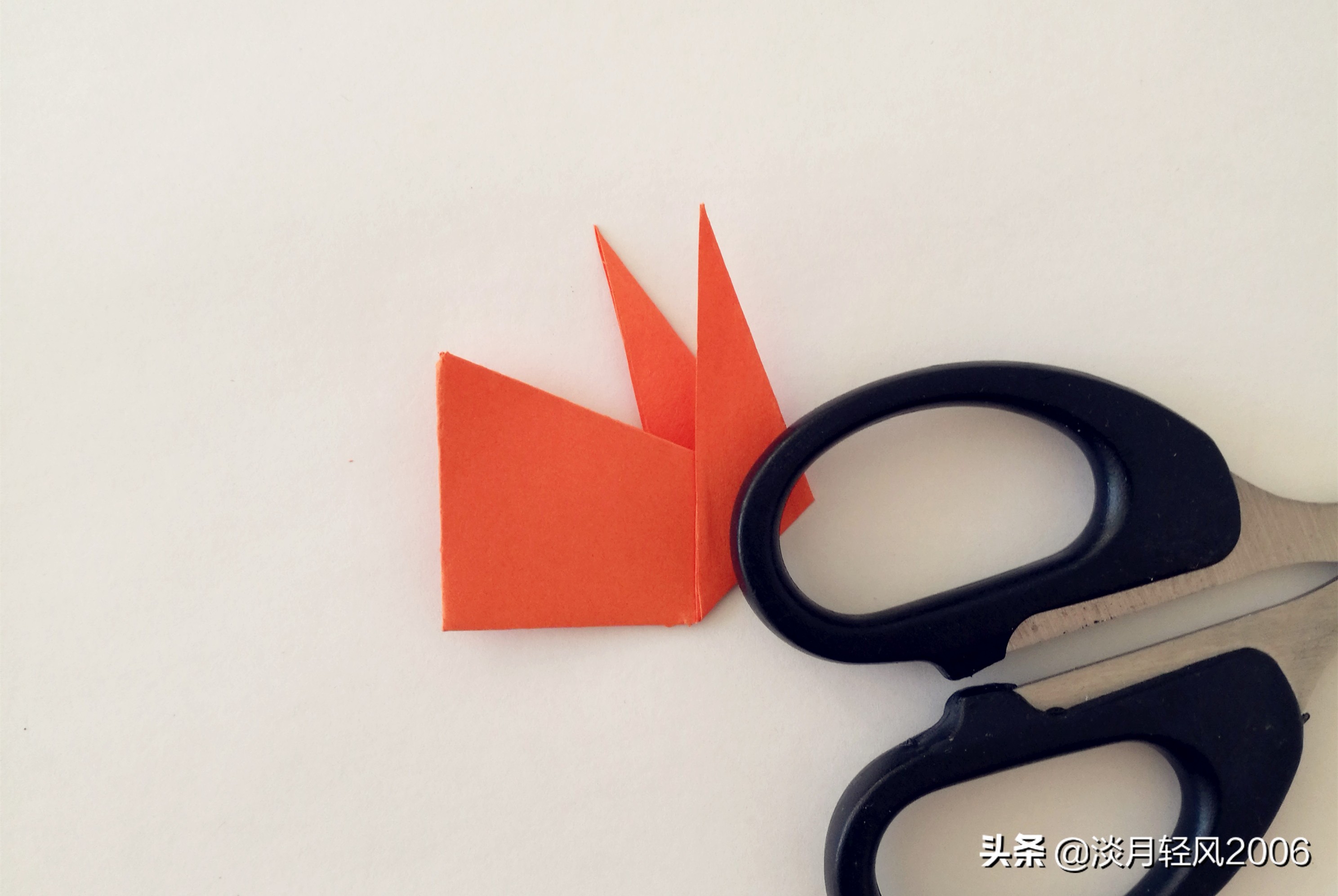 小兔子折纸正方形纸,折小兔子幼儿园手工折纸