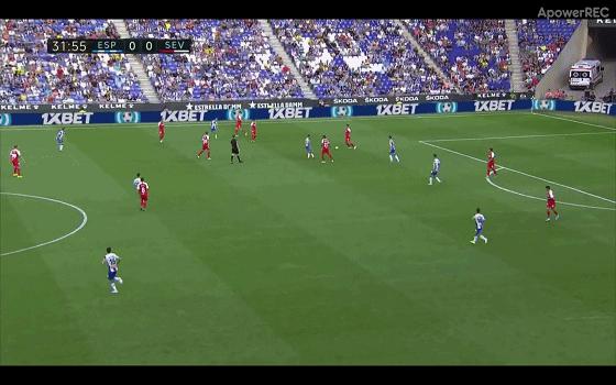 从433到442不同的战术要求，武磊需完善踢球方式来迎接“二年级”