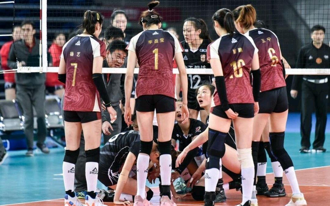 刁琳宇受伤后龚翔宇接应二传,刁琳宇受伤离场