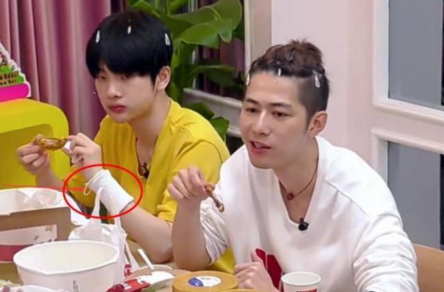 上综艺节目不能露纹身,明星上综艺遮纹身