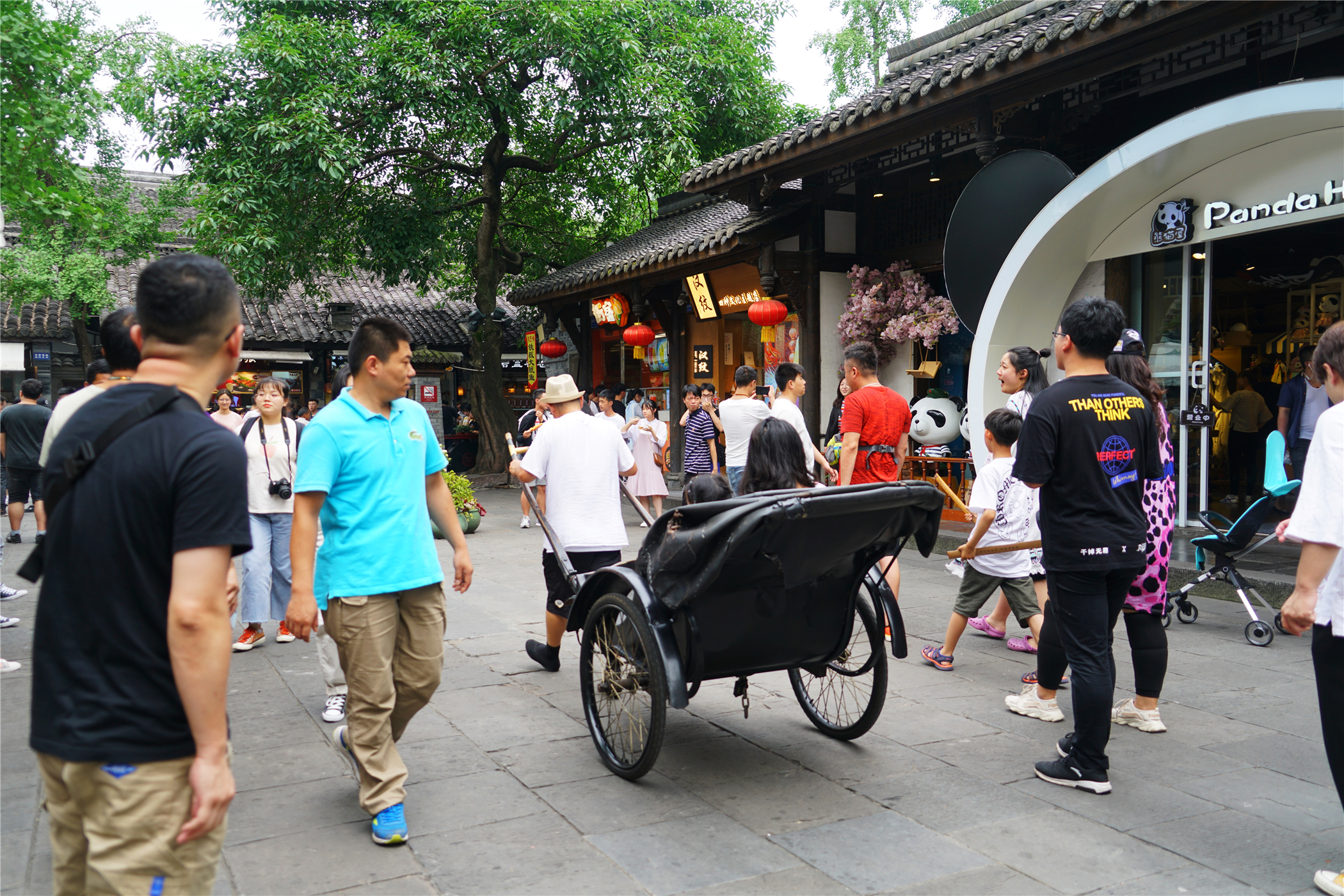成都步行街是哪条路,成都步行街和长沙步行街