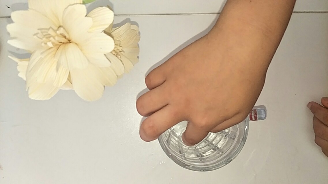 手指头扎刺怎么剔除？别再用针挑，教你一正确去刺不留痕小妙招，