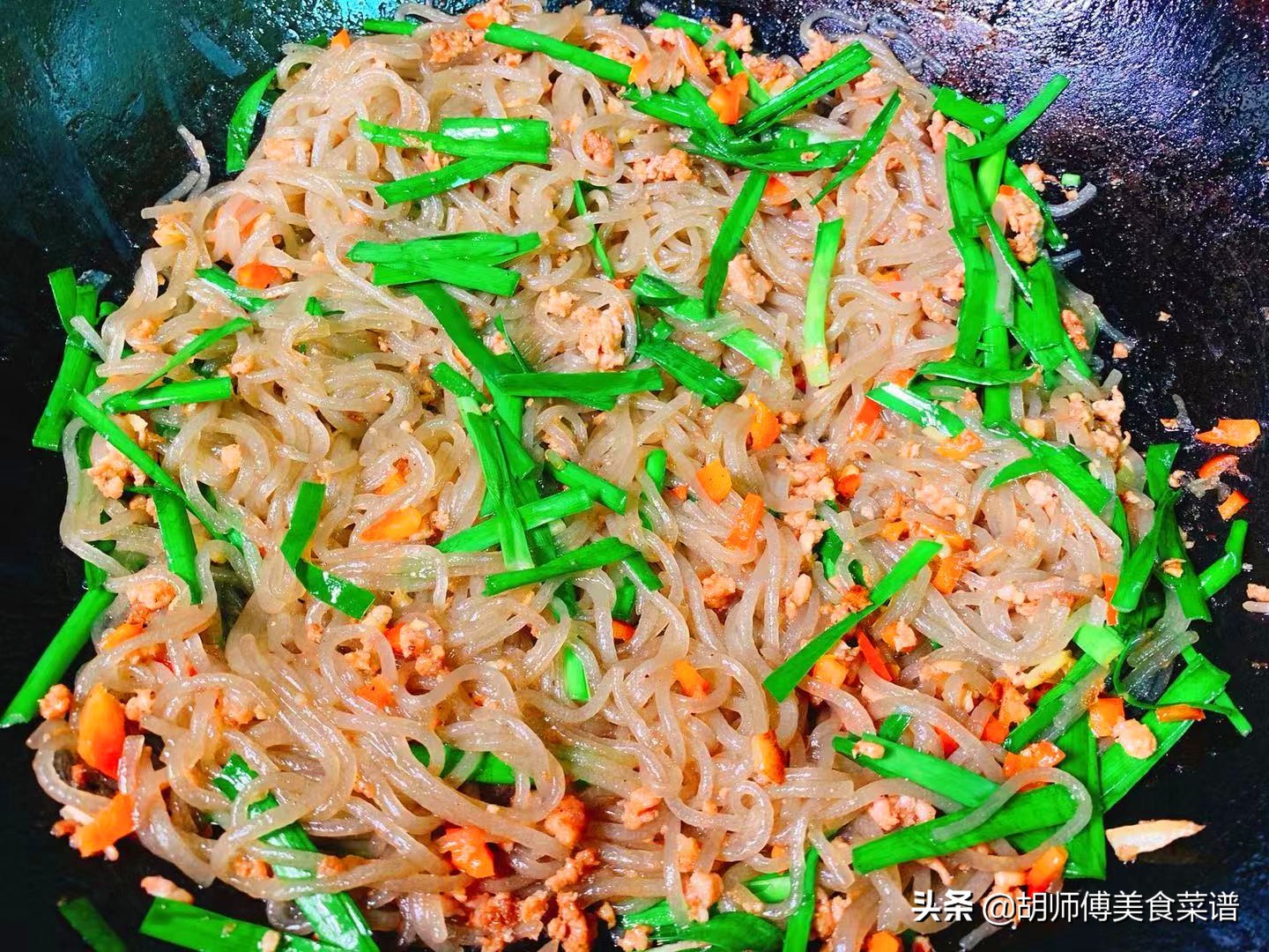 炒粉丝粘锅了是油放少了吗,凉拌粉丝需要焯水几分钟