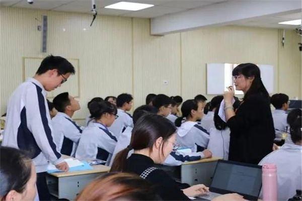 如何上课不走神专心听课,怎样提高上课注意力和听课效率