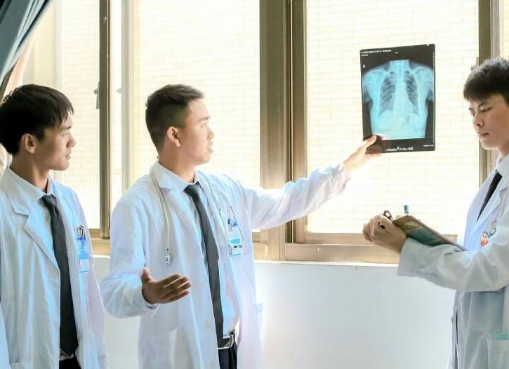 我国医药类大学排名，南医大位居前3甲，中国医大表现亮眼