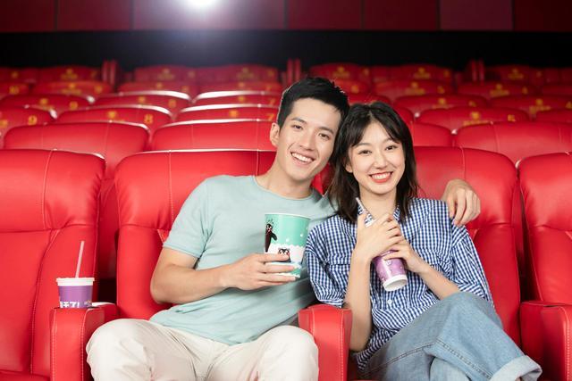 张靓颖和冯轲哪年分开的,张靓颖和冯轲相差多少