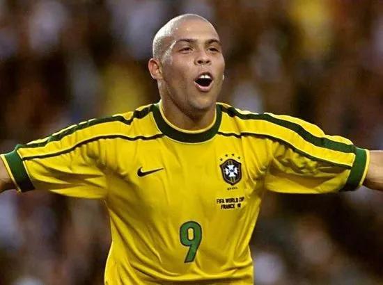 充满激情的足球场,足球场激情对抗