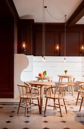 开咖啡馆的小确幸，奢侈品牌也要有