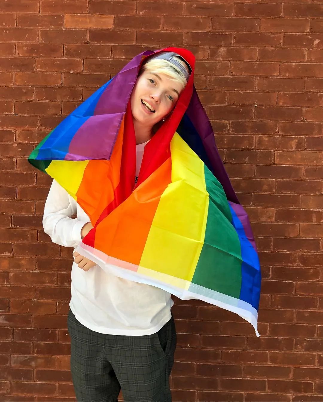 DIOR*用御**超模公然抨击VOGUE主编，呼吁她早点下台