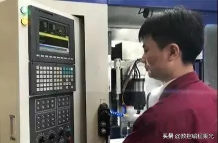 数控技术师傅月薪过万为啥还辞职,数控工月薪一万