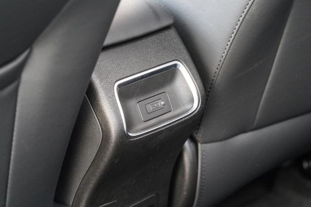 酷威熏黑车标,吉利远景18款车头