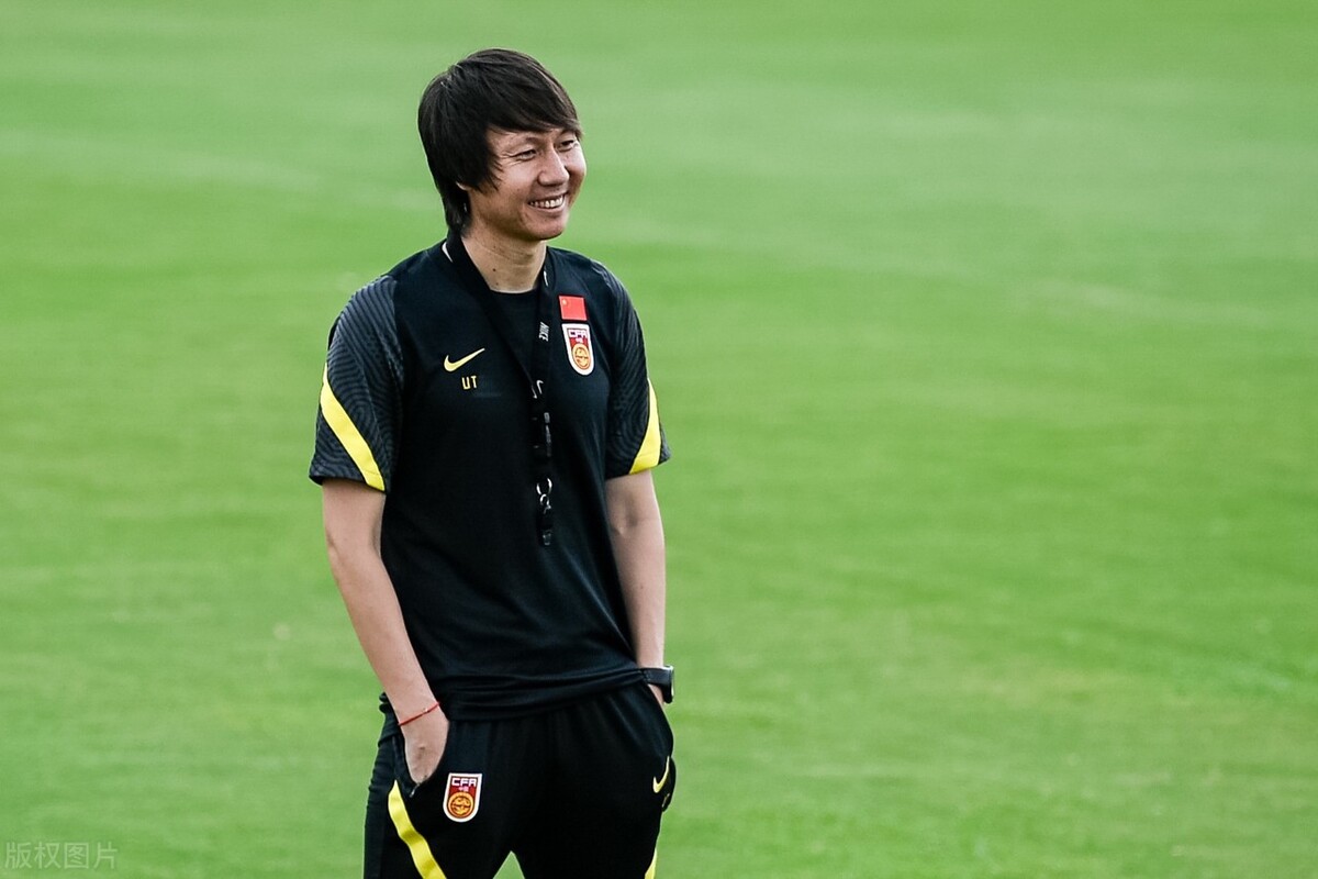 罗纳尔迪尼奥为什么退出足球界,罗纳尔迪尼奥评价中国足球