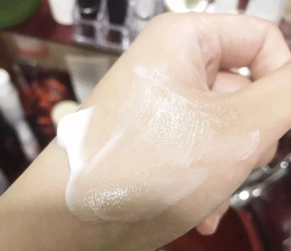 冬天面霜不吸收能用吗,冬天好用的面霜不闷痘不油